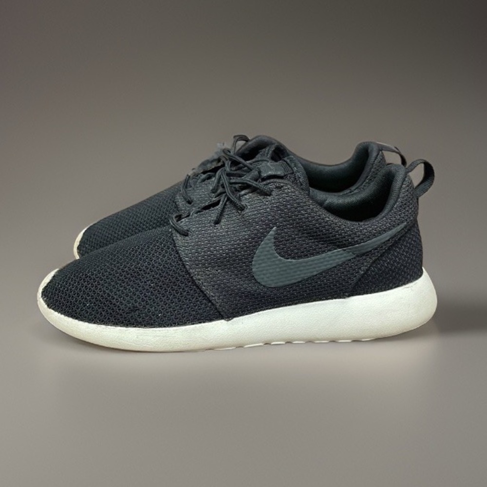 Nike Roshe Run Black and White Running Shoes